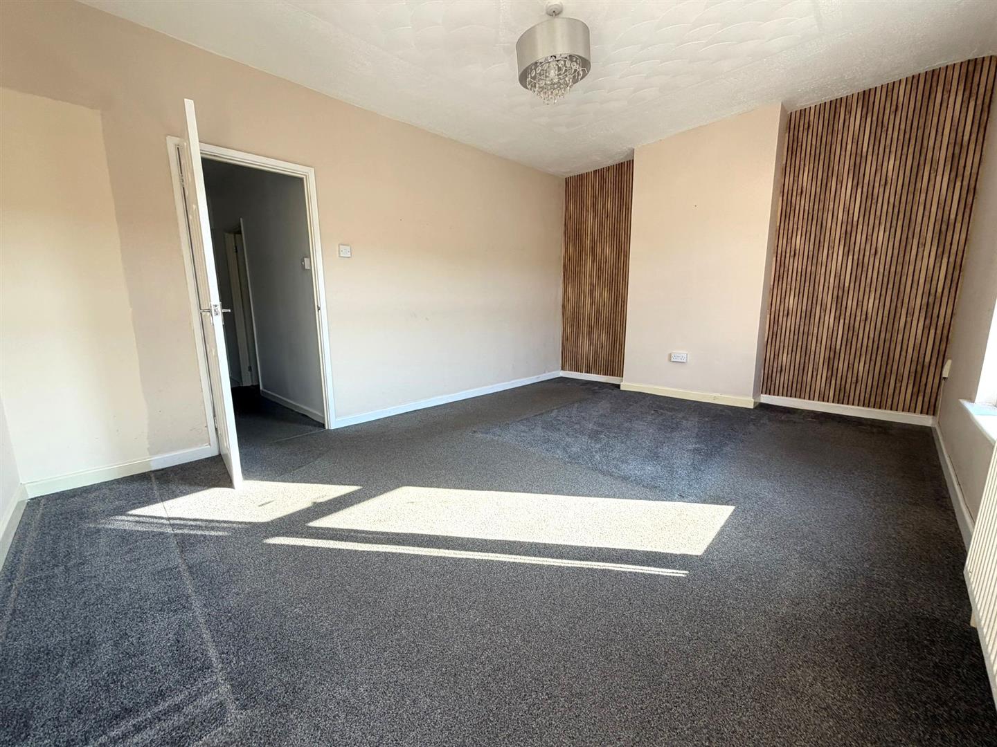 Cecil Street, Manselton, Swansea, SA5 8QP